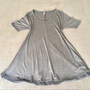 LulaRoe Perfect T in heathered gray. Rare solid!
